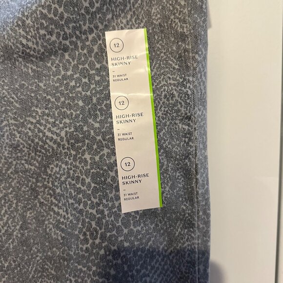 Universal Thread Womens High-Rise Skinny Jeans Light Gray Size 12 Slim Leg 31" W - Picture 3 of 10